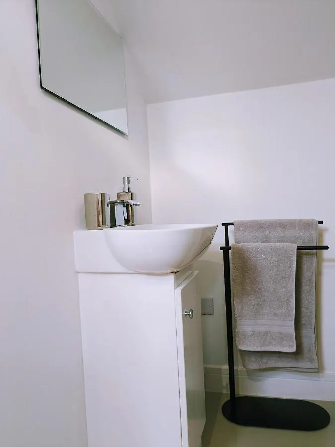 Cozy 1 Bed Apartment In Canton, Close To Cardiff City Center- Free Parking 영국