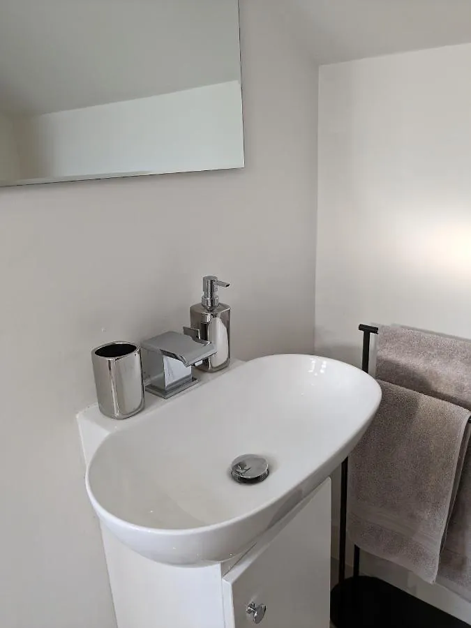 Cozy 1 Bed Apartment In Canton, Close To Cardiff City Center- Free Parking
